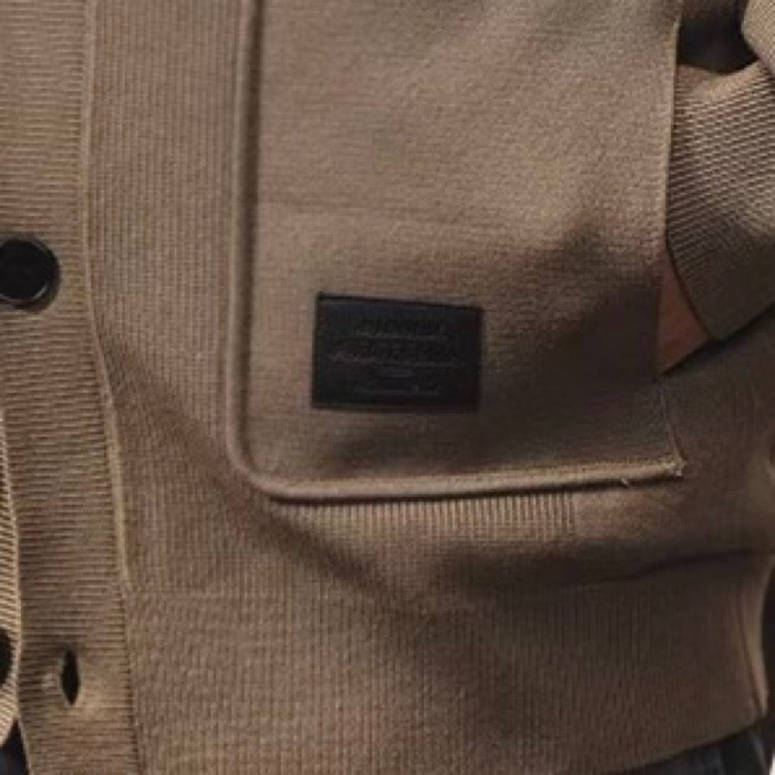 ロゴ付 Vネック カーディガン(3Colors)241182