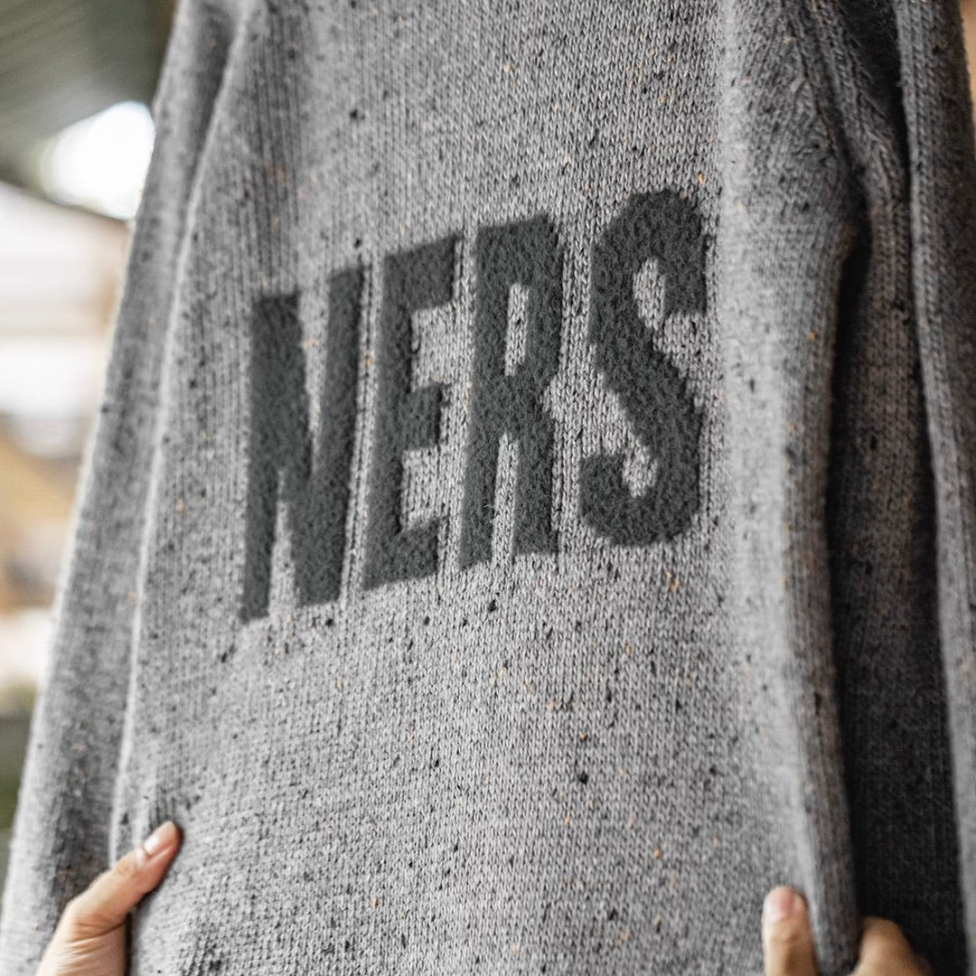 スタンドカラー ロゴニットプルオーバー(1Color)250987