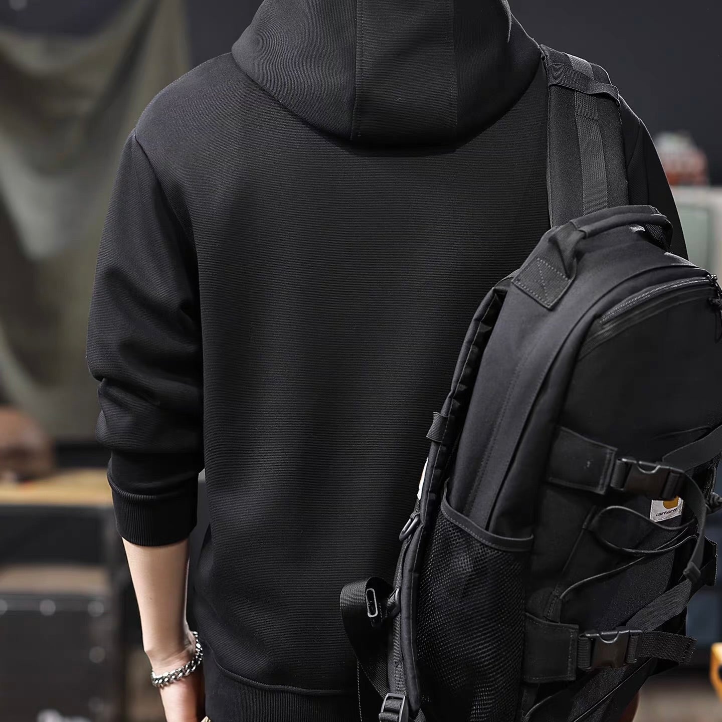 ワンポイント刺繍 プルオーバーフーディー
(2Colors)251085