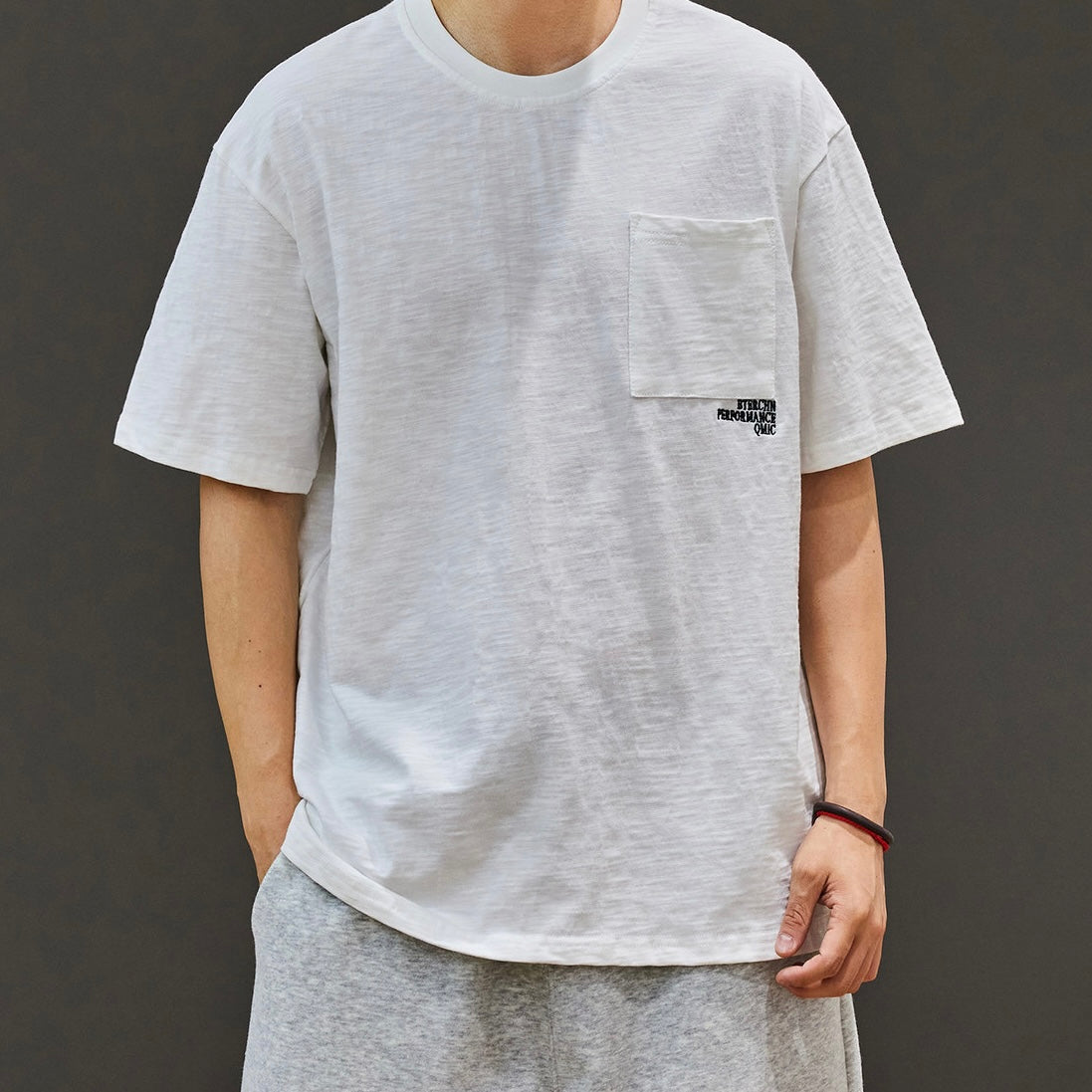 ワンポイントロゴ刺繍 シンプルTシャツ(3Colors)250607