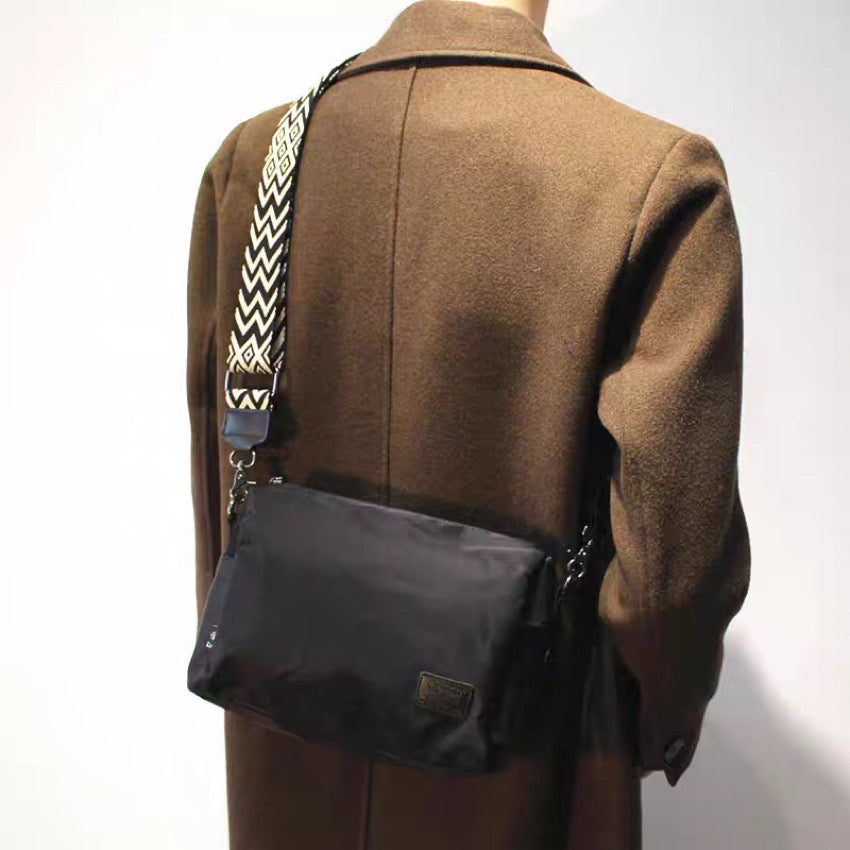 幾何学模様ストラップ シンプルデザイン ショルダーバッグ(3Colors)240095