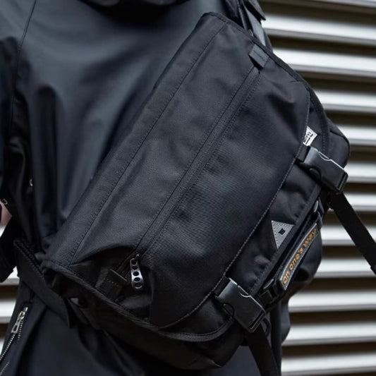 大容量 ワンポイントロゴ メッセンジャーバッグ(1Color)- F204