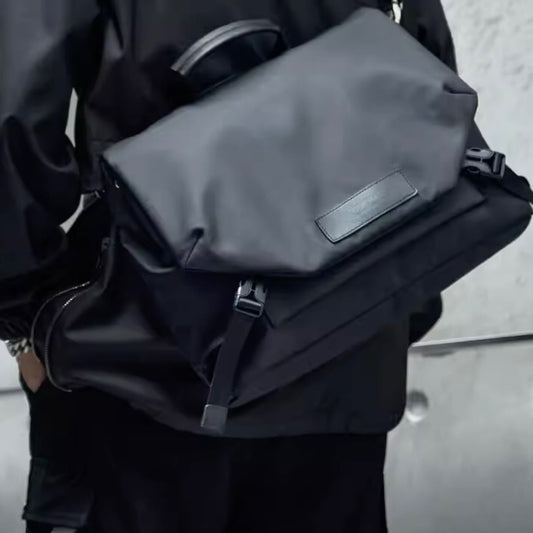 防水 シンプル メッセンジャーバッグ(1Color)- F349