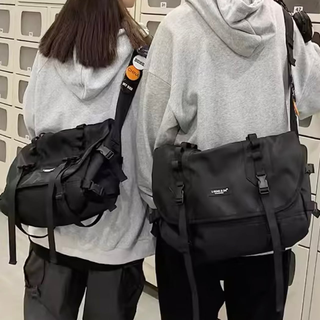 ポーチ付 防水 大容量ショルダーバッグ(1Color)- F205
