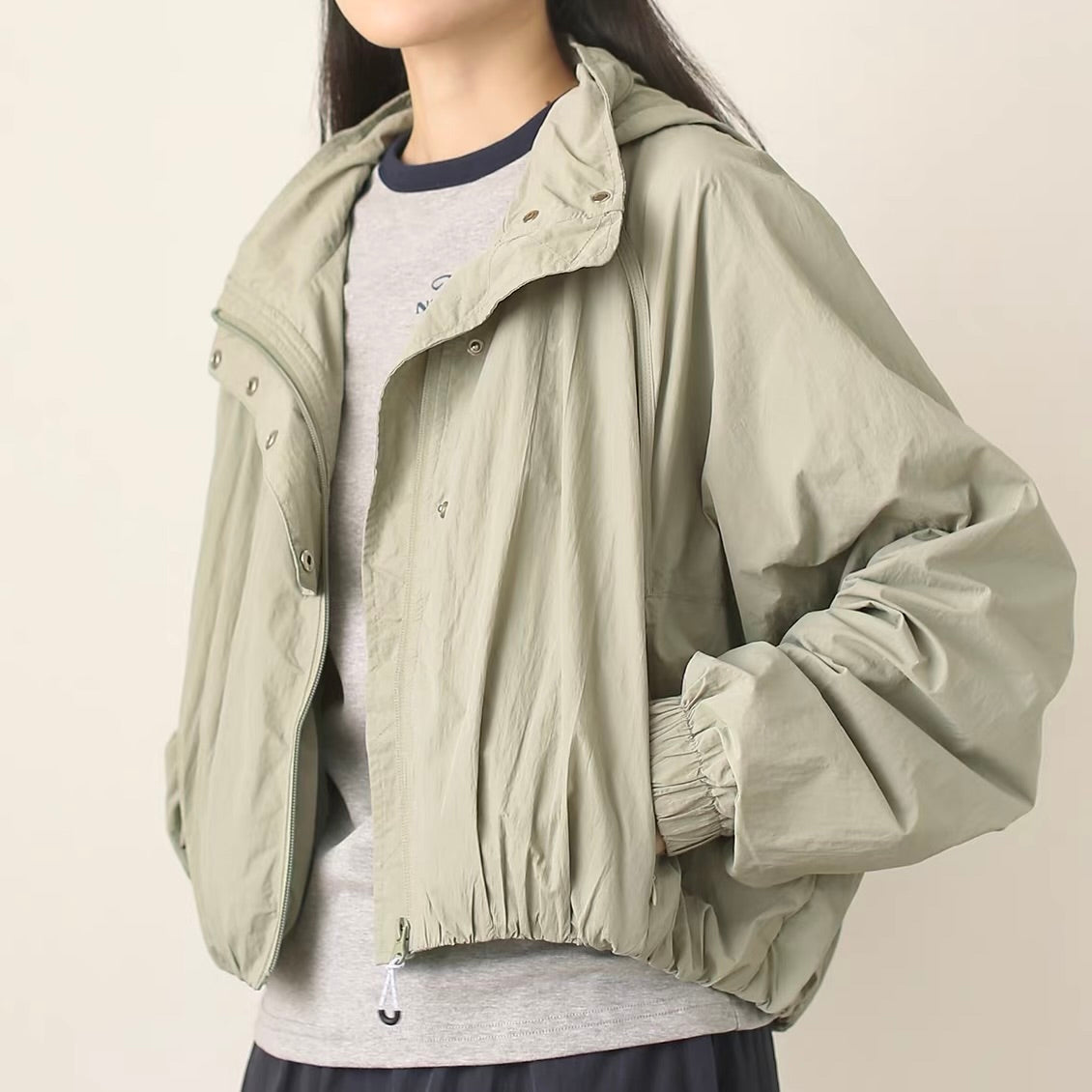 軽量 フード付ショートジャケット（2Colors）260744
