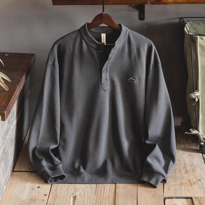 マウンテンロゴ ヘンリーネック スウェットプルオーバー（3Colors）260121