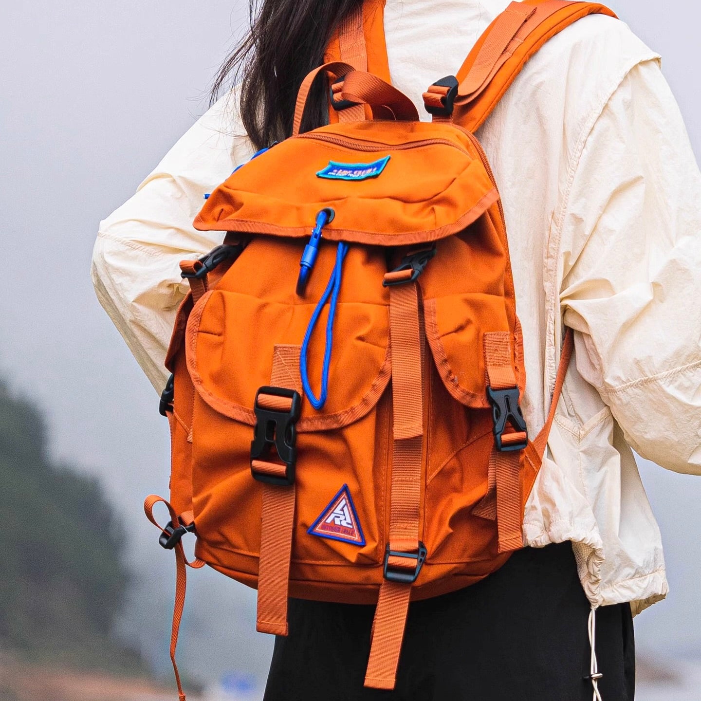 カラビナ付 マルチポケット バックパック（2Colors）250897