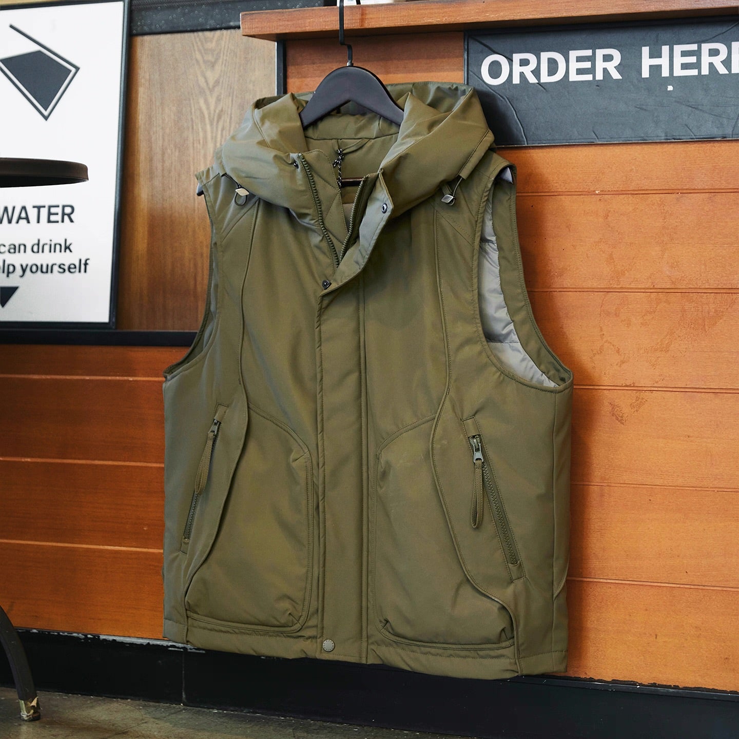 ワーク フード付ダウンベスト（3Colors）250972