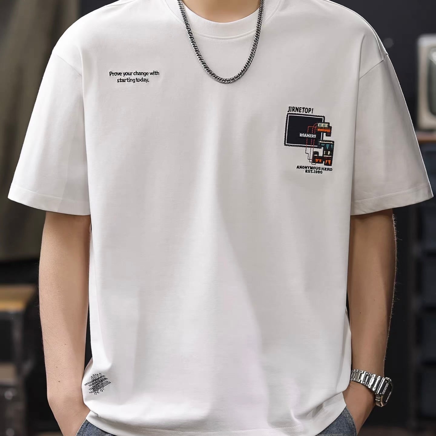 刺繍入り 半袖Tシャツ（1Color）260379
