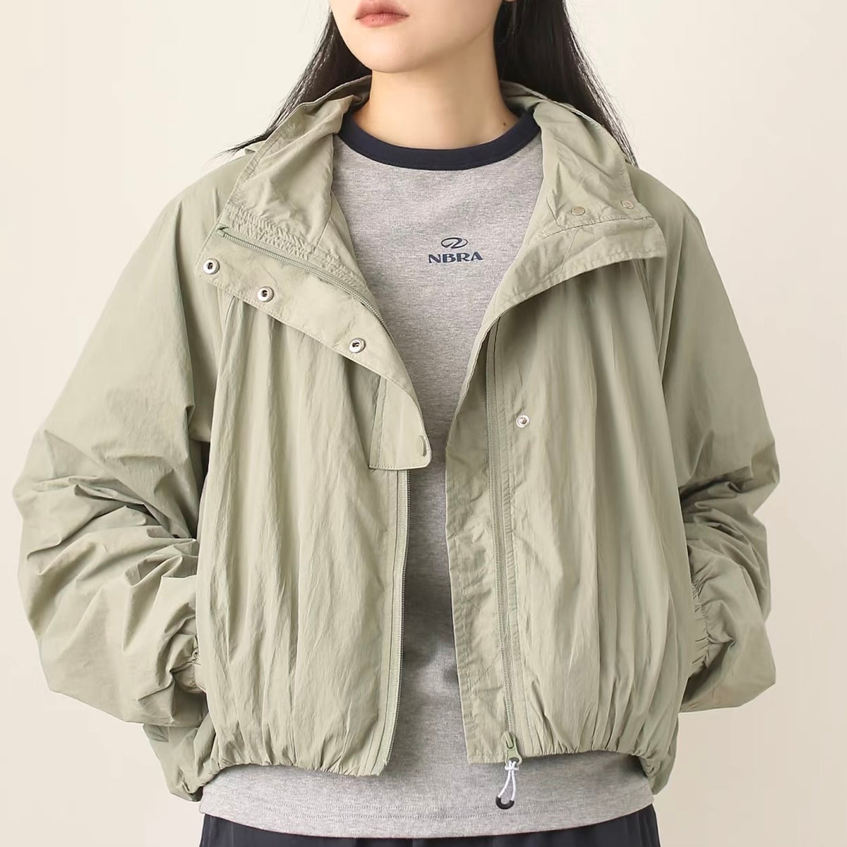 軽量 フード付ショートジャケット（2Colors）260744