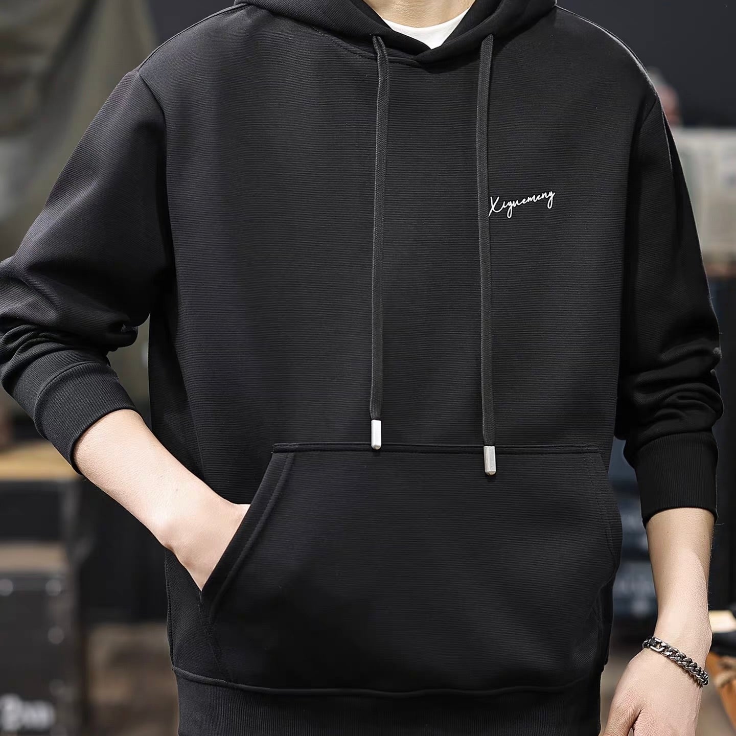 ワンポイント刺繍 プルオーバーフーディー
（2Colors）251085