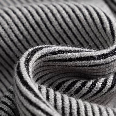 ストライプ スタンドカラー ニットプルオーバー（1Color）250982