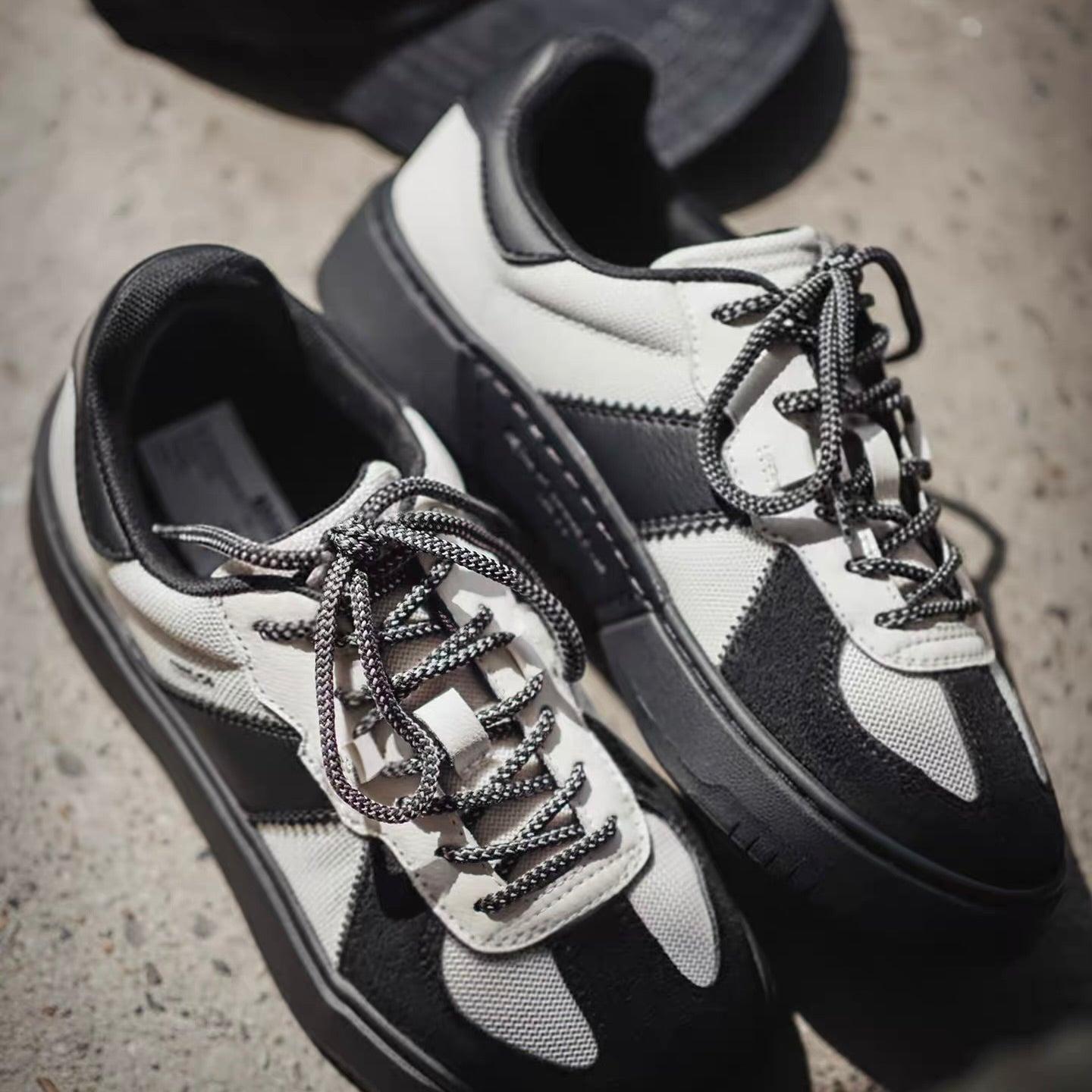 厚底 モノトーン スニーカー（1Color）260086