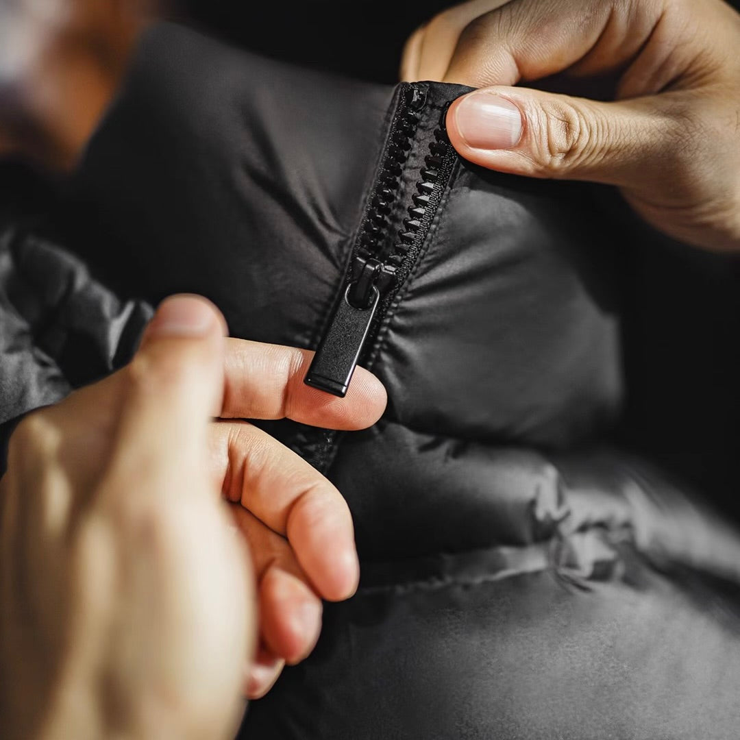 V字型 スタンドカラー ダウンジャケット（1Color）250990