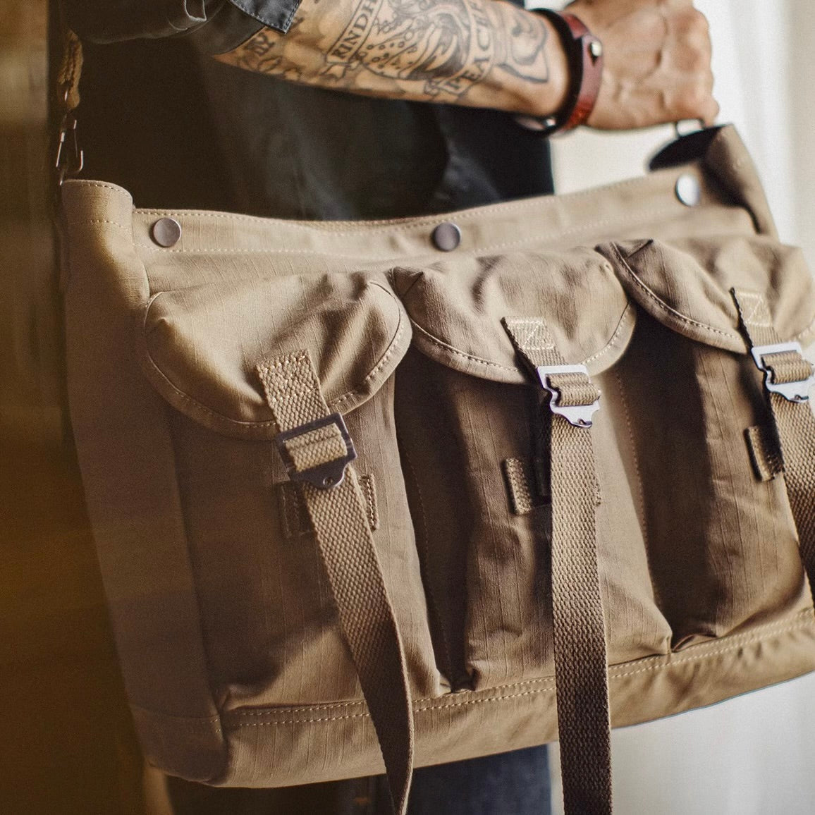 スリーポケット フィールド ショルダーバッグ（1Color）251036