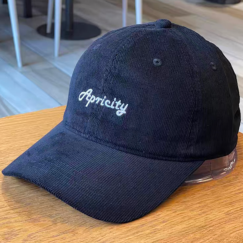 YAMADA 刺繍入りコーデュロイキャップ 刺繍入り コーデュロイ キャップ「Holyday」レッド - 古着屋