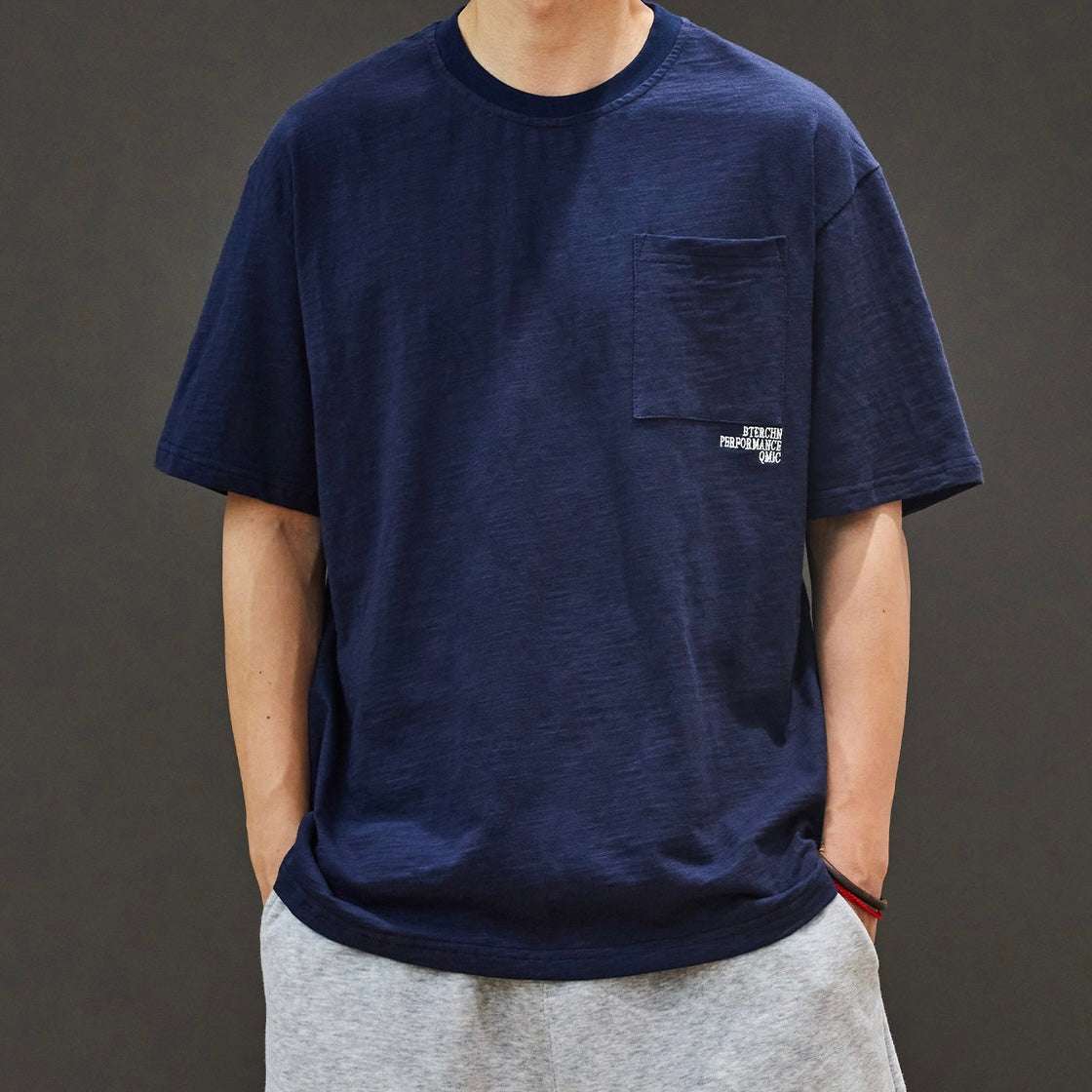 ワンポイントロゴ刺繍 シンプルTシャツ（3Colors）250607