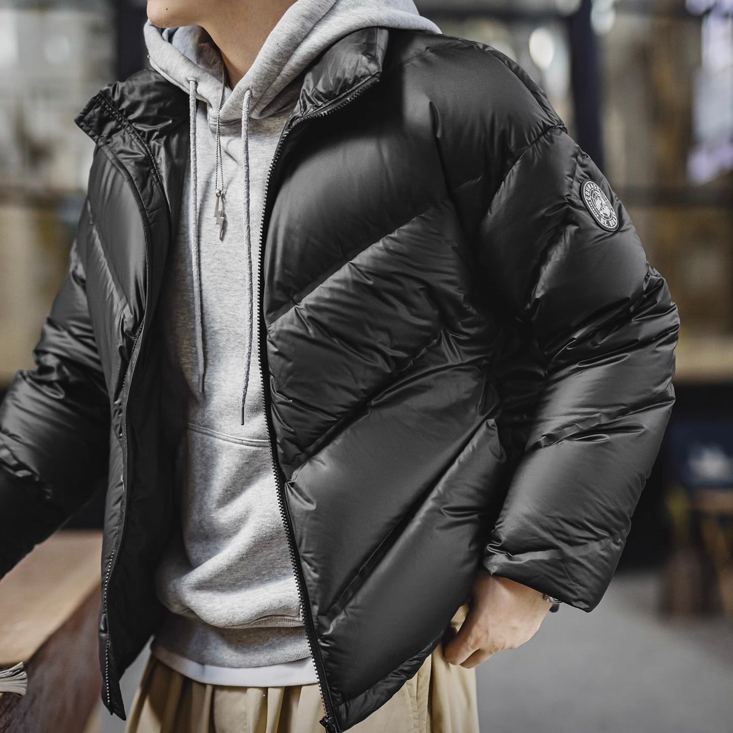 V字型 スタンドカラー ダウンジャケット（1Color）250990