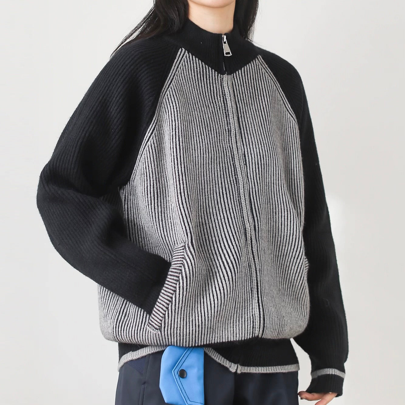 ストライプ スタンドカラー ニットプルオーバー（1Color）250982