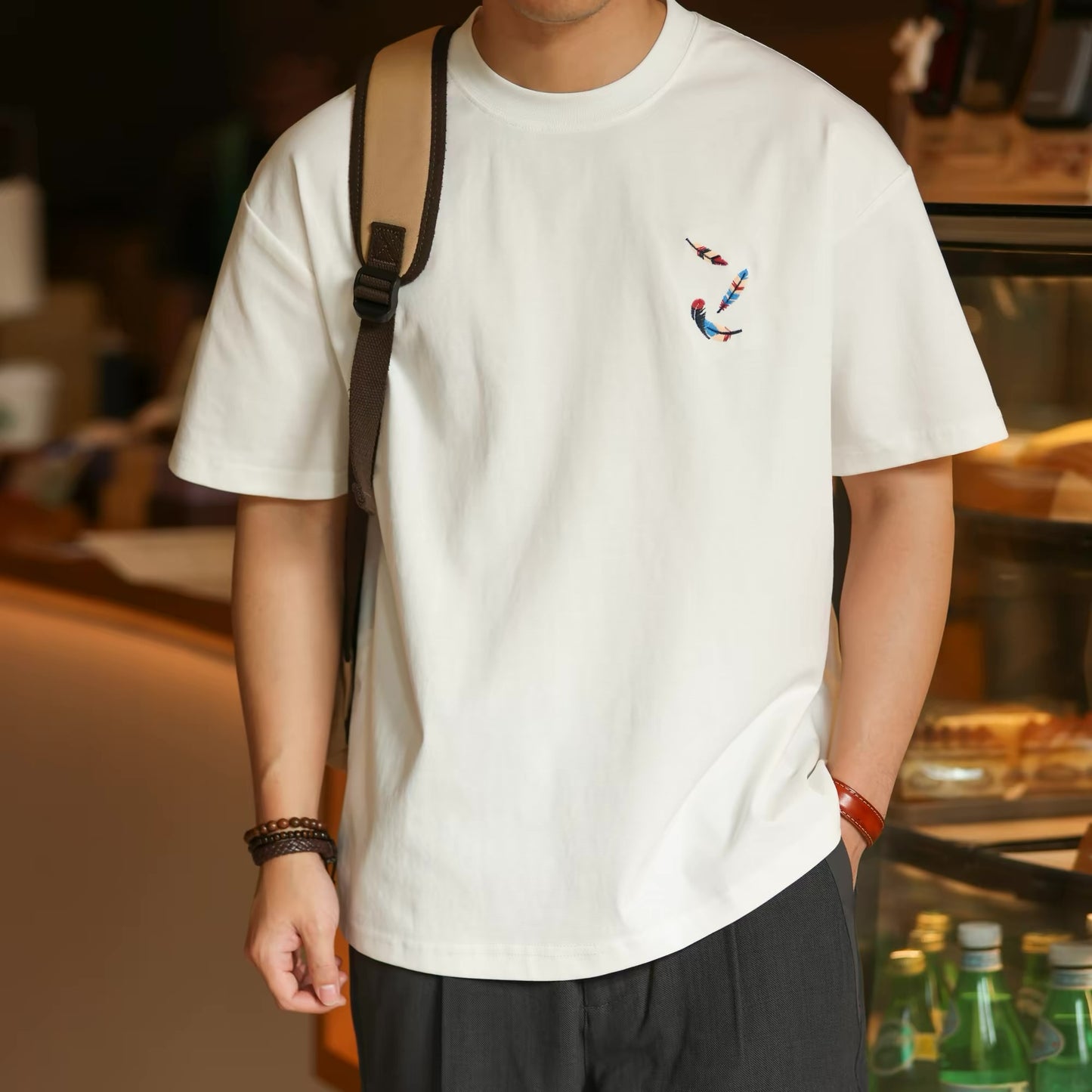 羽モチーフ 刺繍入りTシャツ（3Colors）260630