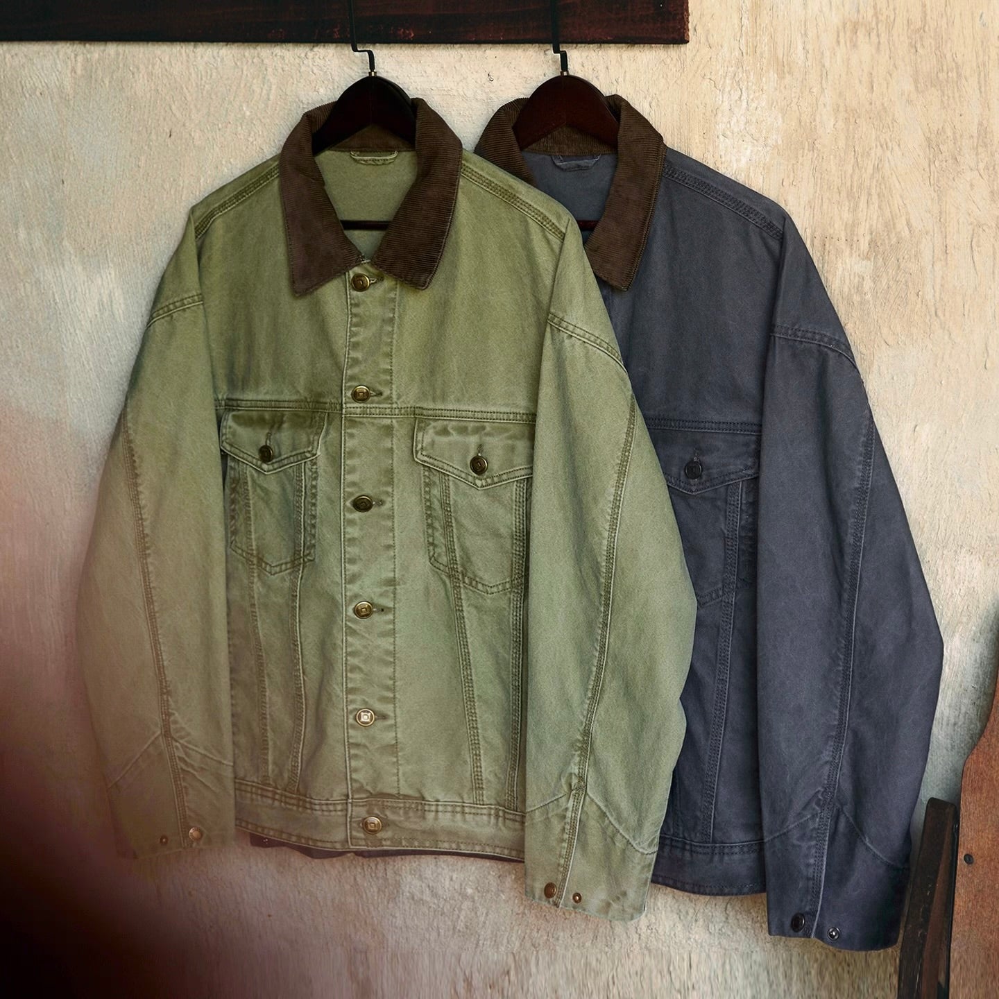 コーデュロイ襟 ウォッシュドデニムジャケット（2Colors）250906