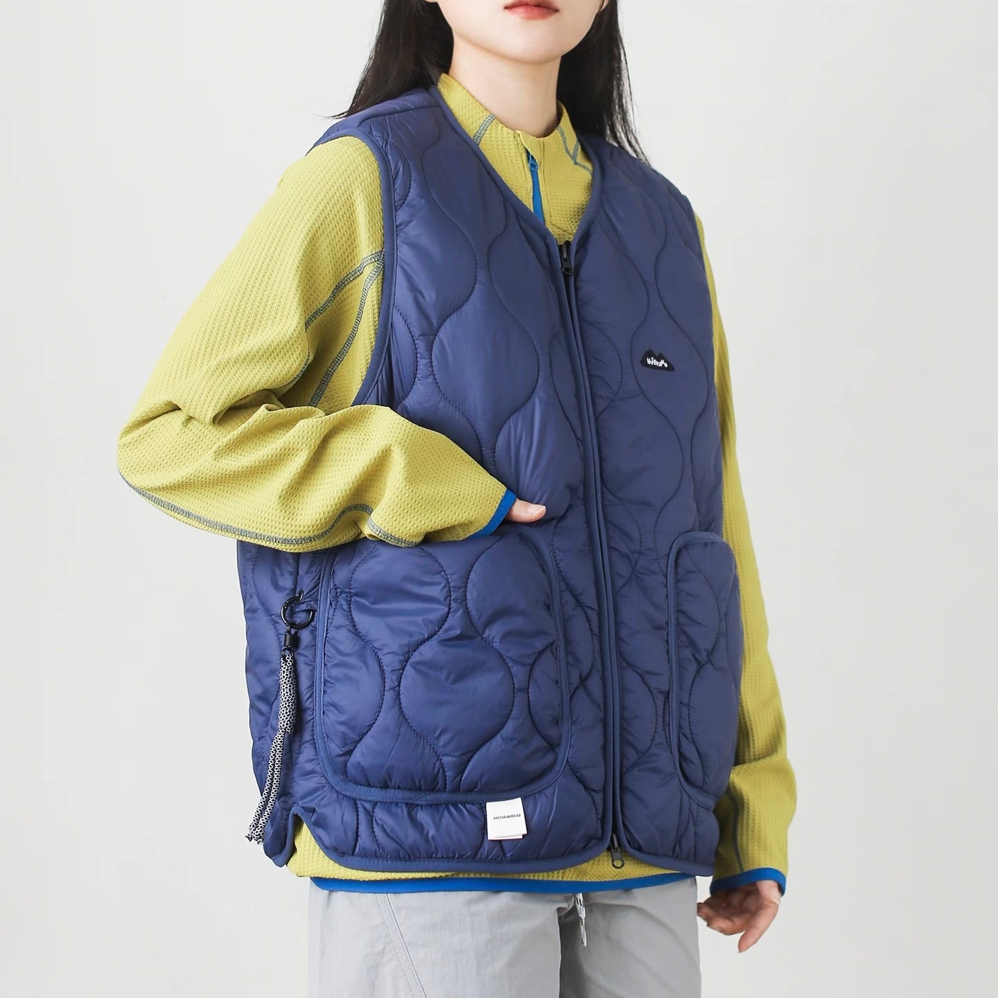 Vネック ビッグポケット付 ダウンベスト（2Colors）250985