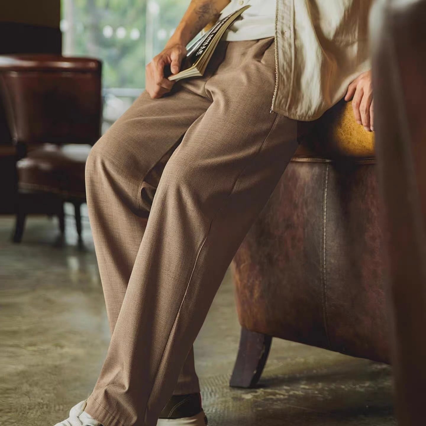 ツータック ストレート カジュアルパンツ（1Color）260256