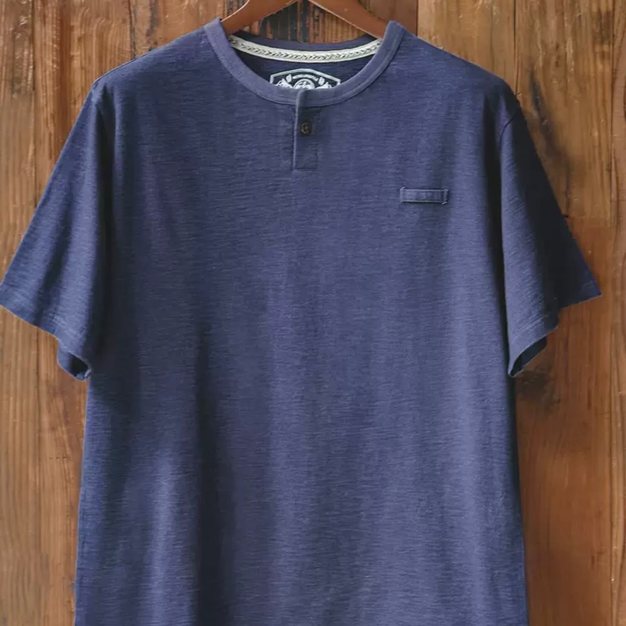 インディゴ ヘンリーネック 半袖Tシャツ（1Color）- B705